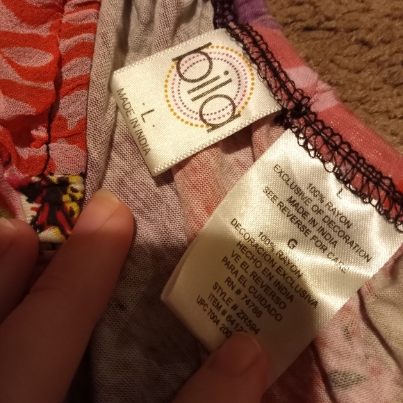 Large Multi-Patterned Blouse - Picture 3 of 4